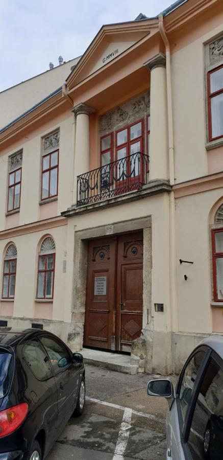 סופרון Enjoy 110Qm Apartment Im Historischen Zentrum מראה חיצוני תמונה