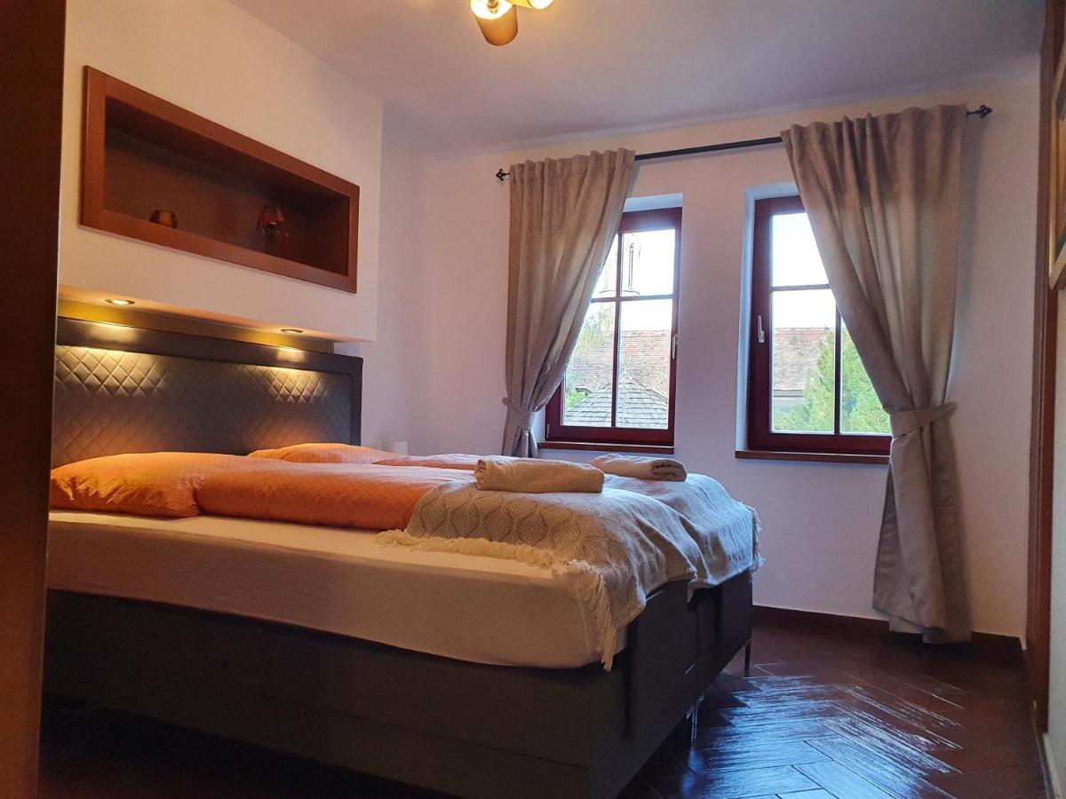 סופרון Enjoy 110Qm Apartment Im Historischen Zentrum מראה חיצוני תמונה