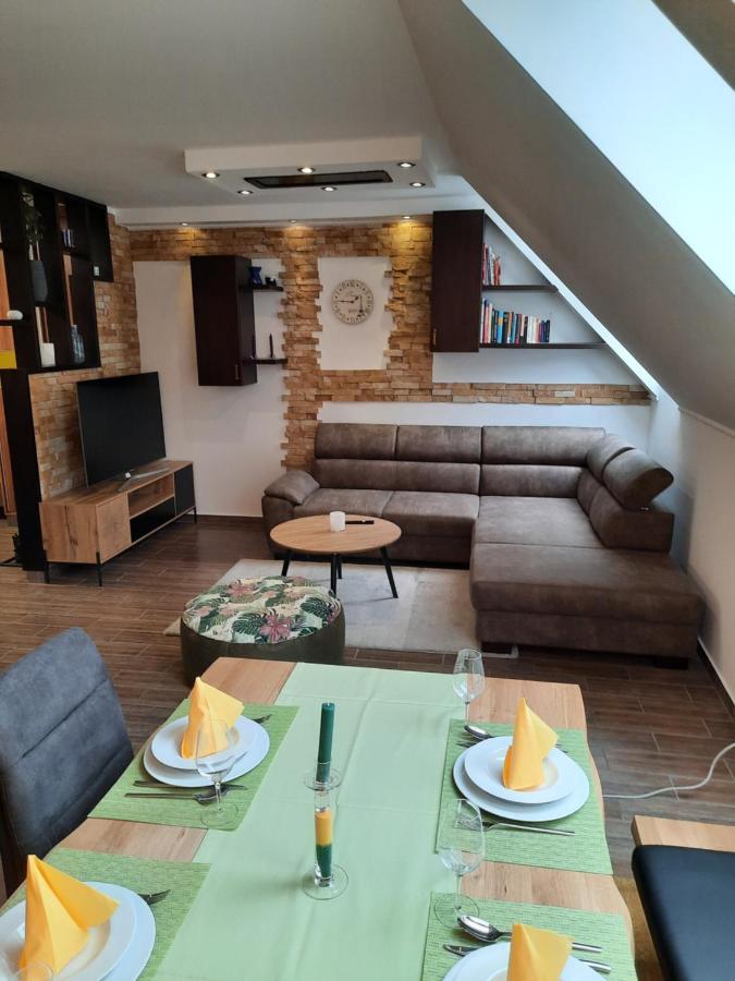 סופרון Enjoy 110Qm Apartment Im Historischen Zentrum מראה חיצוני תמונה