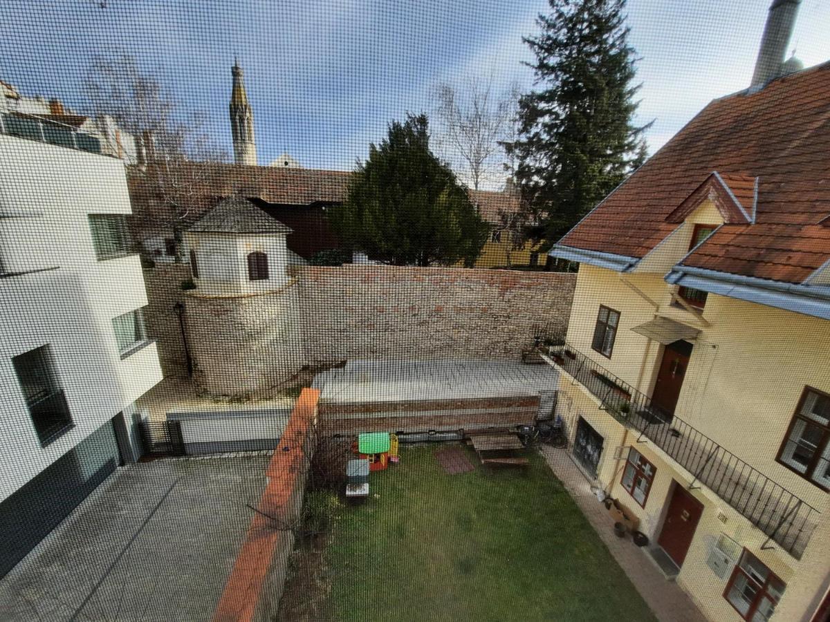סופרון Enjoy 110Qm Apartment Im Historischen Zentrum מראה חיצוני תמונה
